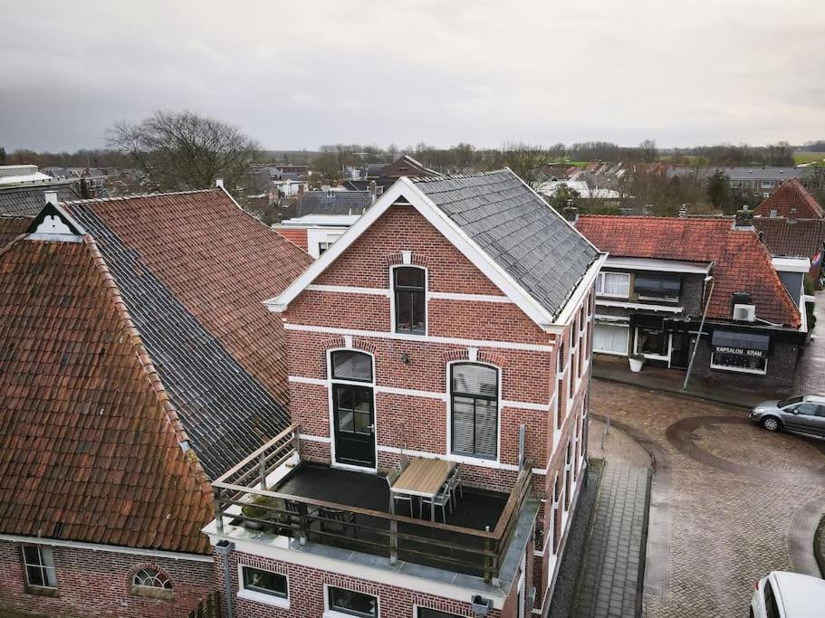 Sfeervol Verblijf In Oude Gemeentehuis Eenrum. 外观 照片