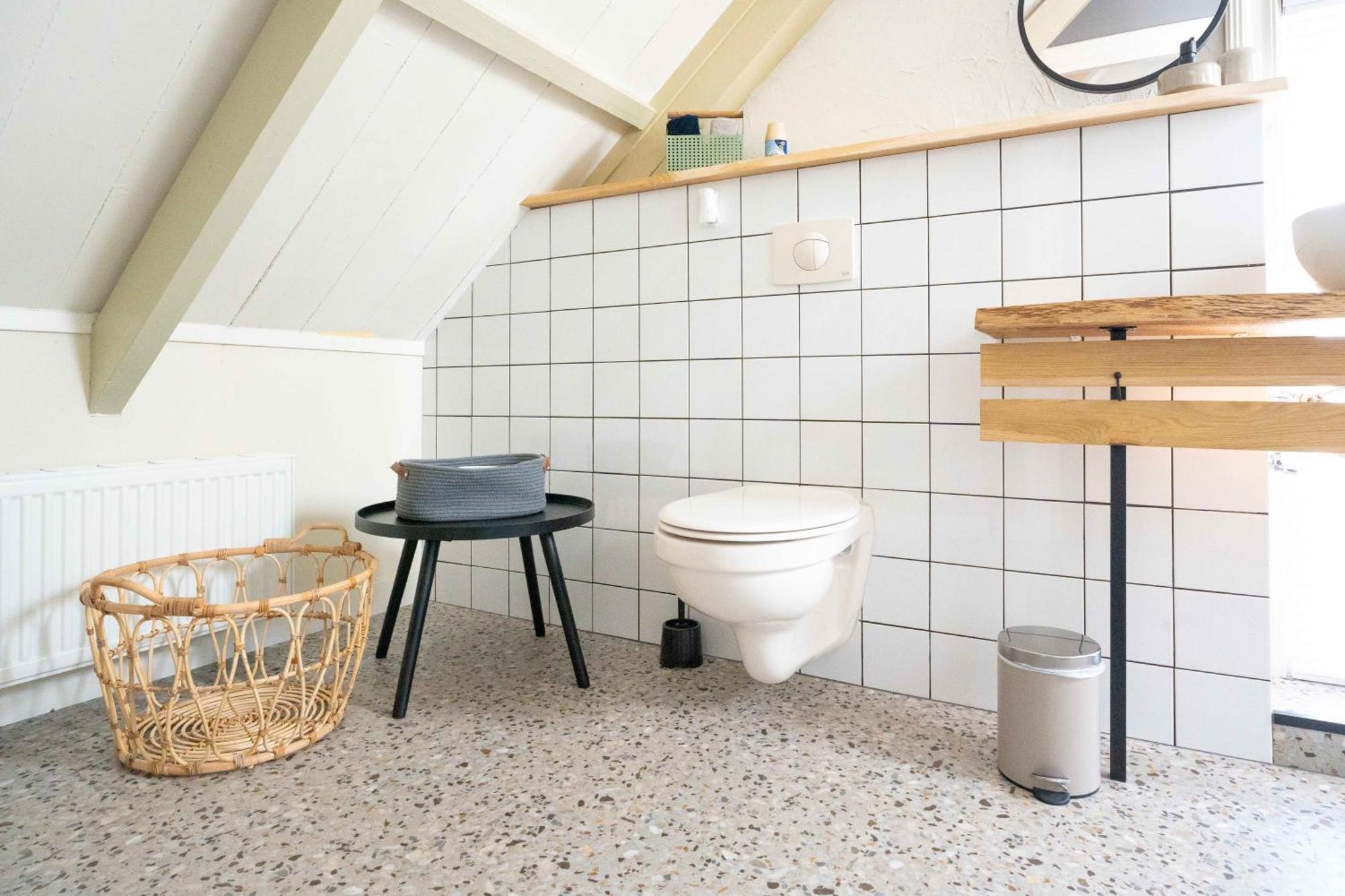 Sfeervol Verblijf In Oude Gemeentehuis Eenrum. 外观 照片
